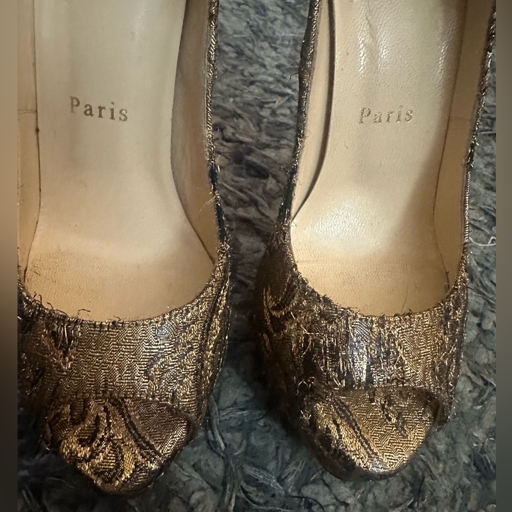 Christian Louboutin Gold Brocade Fabric Lady Peep-Toe - Picture 9 of 11